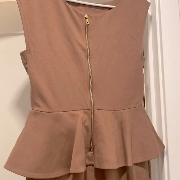 [Alice + Olivia] Employed Brown Sleeveless Peplum Pencil Midi Dress Women’s Sz 6 - Picture 8 of 10